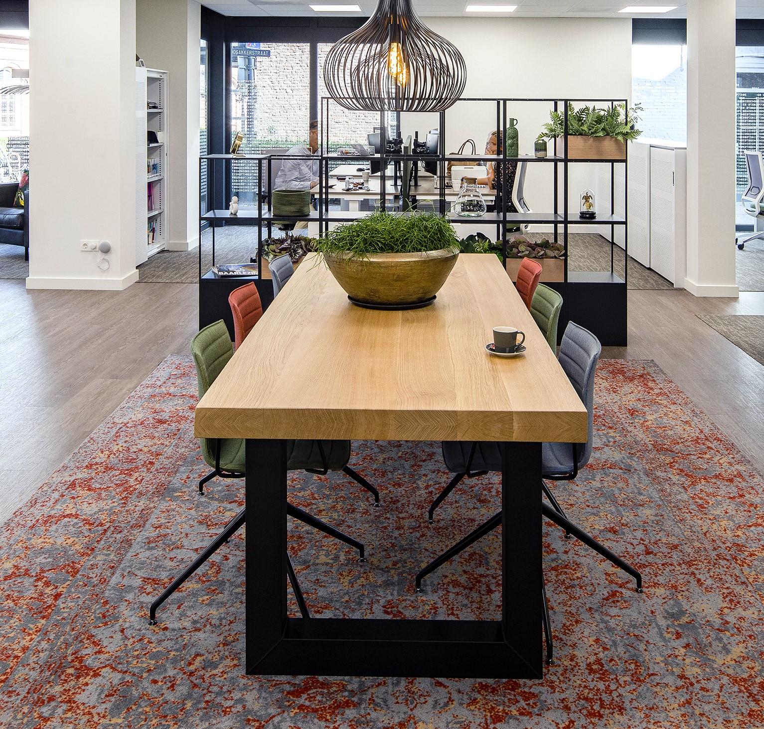 Photo of the interior of the office of Van Kaam & Partners Financials